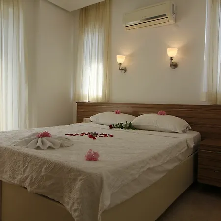 Lighthouse Legend Aparts