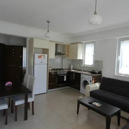 لايتهاوس ليجَند أبارتس *