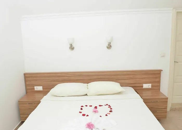 Lighthouse Legend Aparts